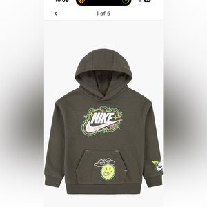Nike kids logo hoodie size 4-5